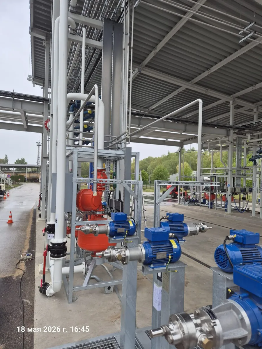 Skids de pompage et postes de vannes, zone de chargement du terminal